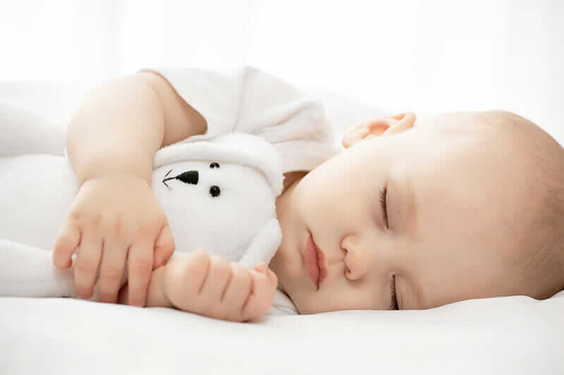 مقدار لازم خواب برای نوزاد تا سنین کودکی